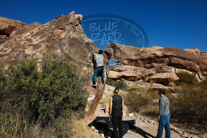 

Filename: SRM_20180223_1034390.jpg
Aperture: f/8.0
Shutter Speed: 1/500
Body: Canon EOS-1D Mark II
Lens: Canon EF 16-35mm f/2.8 L