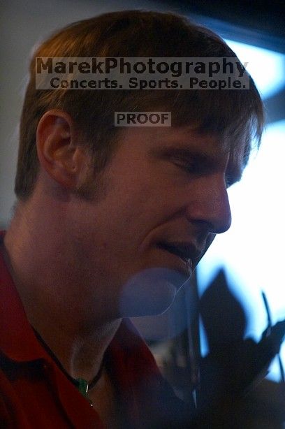 

Filename: SRM_20060223_172838_8.jpg
Aperture: f/2.8
Shutter Speed: 1/200
Body: Canon EOS DIGITAL REBEL
Lens: Canon EF 80-200mm f/2.8 L