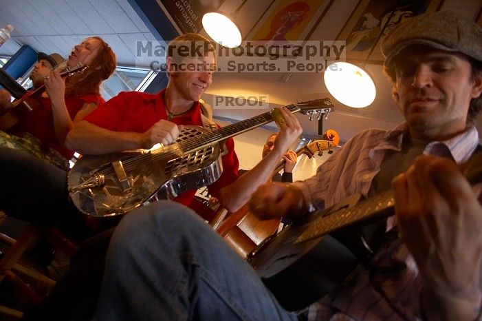 1020409145

Filename: SRM_20060223_171338_9.jpg
Aperture: f/3.5
Shutter Speed: 1/80
Body: Canon EOS 20D
Lens: Canon EF-S 18-55mm f/3.5-5.6