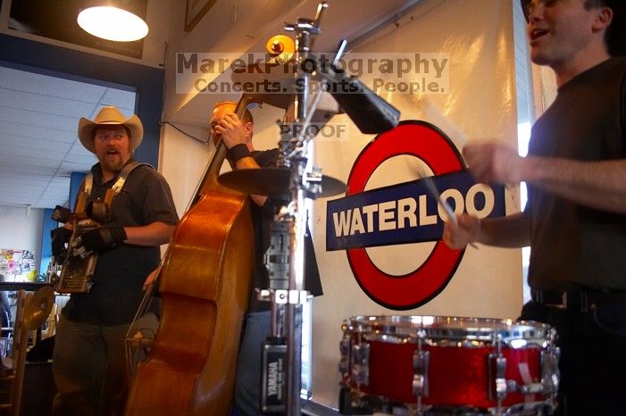 1020409145

Filename: SRM_20060223_171430_1.jpg
Aperture: f/3.5
Shutter Speed: 1/80
Body: Canon EOS 20D
Lens: Canon EF-S 18-55mm f/3.5-5.6