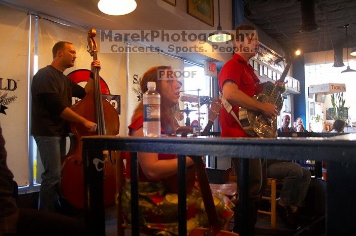 1020409145

Filename: SRM_20060223_171538_5.jpg
Aperture: f/3.5
Shutter Speed: 1/80
Body: Canon EOS 20D
Lens: Canon EF-S 18-55mm f/3.5-5.6