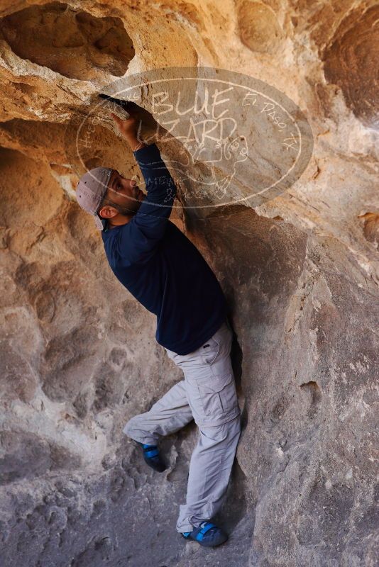 

Filename: SRM_20180314_1444010.jpg
Aperture: f/4.0
Shutter Speed: 1/400
Body: Canon EOS-1D Mark II
Lens: Canon EF 85mm f/1.2 L II