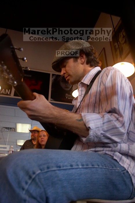 1020409145

Filename: SRM_20060223_172332_7.jpg
Aperture: f/3.5
Shutter Speed: 1/80
Body: Canon EOS 20D
Lens: Canon EF-S 18-55mm f/3.5-5.6