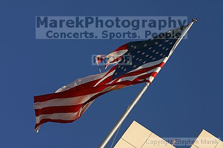 

Filename: img_0952_std.jpg
Aperture: f/6.3
Shutter Speed: 1/1000
Body: Canon EOS DIGITAL REBEL
Lens: Canon EF 80-200mm f/2.8 L