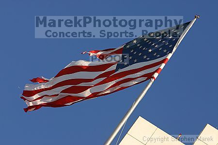 

Filename: img_0951_std.jpg
Aperture: f/6.3
Shutter Speed: 1/640
Body: Canon EOS DIGITAL REBEL
Lens: Canon EF 80-200mm f/2.8 L