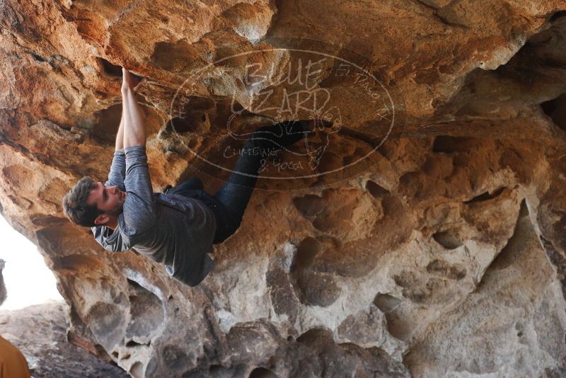 

Filename: SRM_20180312_1544401.jpg
Aperture: f/4.0
Shutter Speed: 1/400
Body: Canon EOS-1D Mark II
Lens: Canon EF 50mm f/1.8 II