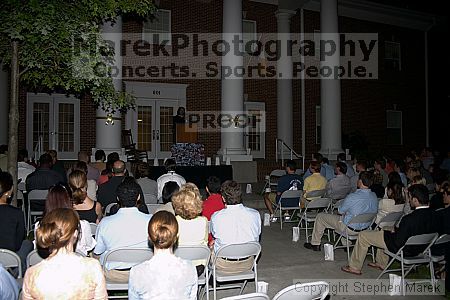 

Filename: crw_0995_std.jpg
Aperture: f/3.5
Shutter Speed: 1/200
Body: Canon EOS DIGITAL REBEL
Lens: Canon EF-S 18-55mm f/3.5-5.6