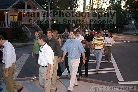 

Filename: crw_0975_std.jpg
Aperture: f/4.0
Shutter Speed: 1/50
Body: Canon EOS DIGITAL REBEL
Lens: Canon EF-S 18-55mm f/3.5-5.6