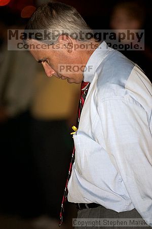 

Filename: crw_0987_std.jpg
Aperture: f/2.8
Shutter Speed: 1/200
Body: Canon EOS DIGITAL REBEL
Lens: Canon EF 80-200mm f/2.8 L