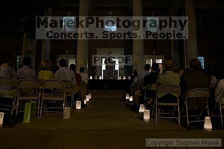 

Filename: crw_1021_std.jpg
Aperture: f/3.5
Shutter Speed: 1/6
Body: Canon EOS DIGITAL REBEL
Lens: Canon EF-S 18-55mm f/3.5-5.6