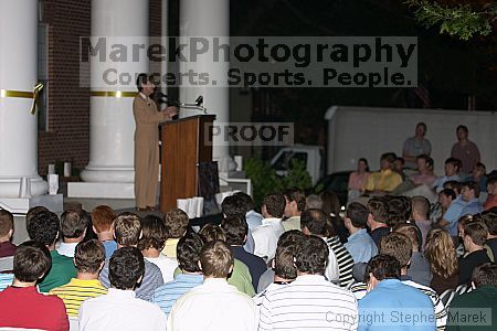 

Filename: crw_1003_std.jpg
Aperture: f/2.8
Shutter Speed: 1/200
Body: Canon EOS DIGITAL REBEL
Lens: Canon EF 80-200mm f/2.8 L