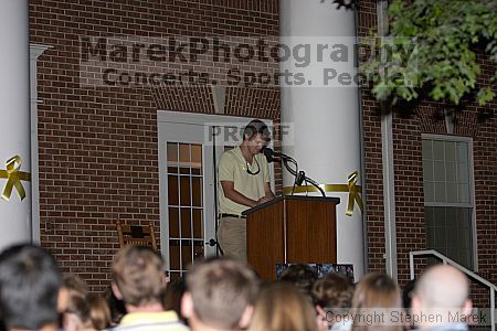 

Filename: crw_1009_std.jpg
Aperture: f/2.8
Shutter Speed: 1/200
Body: Canon EOS DIGITAL REBEL
Lens: Canon EF 80-200mm f/2.8 L