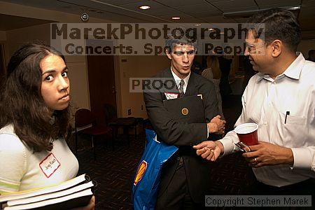 

Filename: crw_0879_std.jpg
Aperture: f/4.5
Shutter Speed: 1/60
Body: Canon EOS DIGITAL REBEL
Lens: Canon EF-S 18-55mm f/3.5-5.6