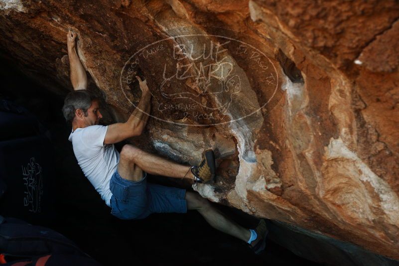 Bouldering in Hueco Tanks on 11/02/2018 with Blue Lizard Climbing and Yoga
Filename: SRM_20181102_1015541.jpg
Aperture: f/4.0
Shutter Speed: 1/400
Body: Canon EOS-1D Mark II
Lens: Canon EF 50mm f/1.8 II