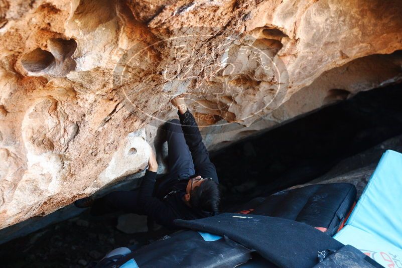 Bouldering in Hueco Tanks on 11/02/2018 with Blue Lizard Climbing and Yoga
Filename: SRM_20181102_1042460.jpg
Aperture: f/4.0
Shutter Speed: 1/125
Body: Canon EOS-1D Mark II
Lens: Canon EF 50mm f/1.8 II