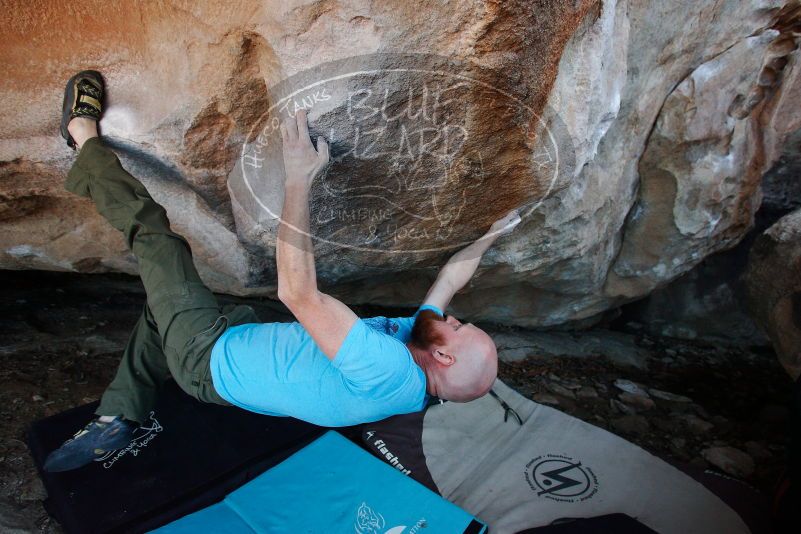 Bouldering in Hueco Tanks on 11/02/2018 with Blue Lizard Climbing and Yoga
Filename: SRM_20181102_1211061.jpg
Aperture: f/4.0
Shutter Speed: 1/320
Body: Canon EOS-1D Mark II
Lens: Canon EF 16-35mm f/2.8 L