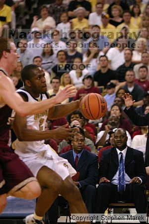 

Filename: img_3059_std.jpg
Aperture: f/2.8
Shutter Speed: 1/640
Body: Canon EOS DIGITAL REBEL
Lens: Canon EF 80-200mm f/2.8 L