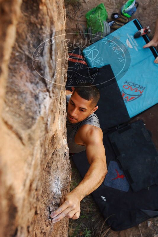Bouldering in Hueco Tanks on 11/04/2018 with Blue Lizard Climbing and Yoga
Filename: SRM_20181104_1054090.jpg
Aperture: f/4.0
Shutter Speed: 1/320
Body: Canon EOS-1D Mark II
Lens: Canon EF 16-35mm f/2.8 L