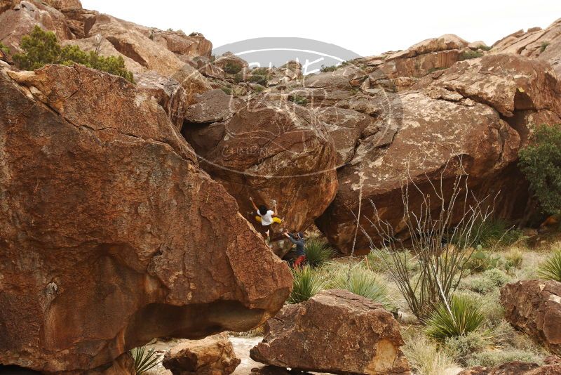 Bouldering in Hueco Tanks on 11/10/2018 with Blue Lizard Climbing and Yoga
Filename: SRM_20181110_1131220.jpg
Aperture: f/5.6
Shutter Speed: 1/500
Body: Canon EOS-1D Mark II
Lens: Canon EF 16-35mm f/2.8 L