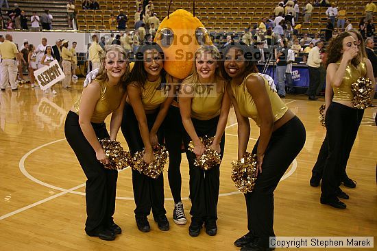 

Filename: img_3188_std.jpg
Aperture: f/4.0
Shutter Speed: 1/80
Body: Canon EOS DIGITAL REBEL
Lens: Canon EF-S 18-55mm f/3.5-5.6