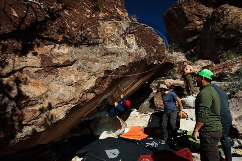 Bouldering in Hueco Tanks on 11/10/2018 with Blue Lizard Climbing and Yoga
Filename: SRM_20181110_1317540.jpg
Aperture: f/8.0
Shutter Speed: 1/250
Body: Canon EOS-1D Mark II
Lens: Canon EF 16-35mm f/2.8 L