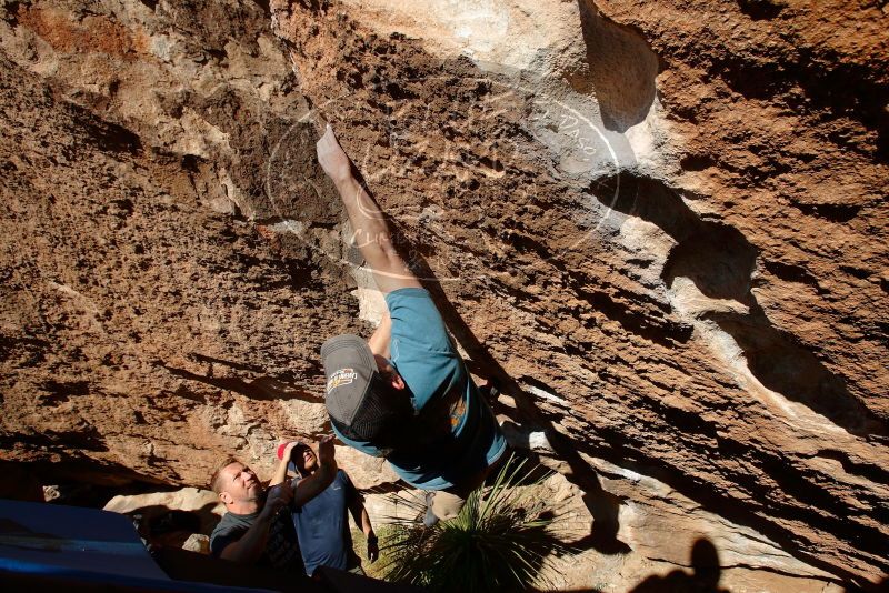 Bouldering in Hueco Tanks on 11/10/2018 with Blue Lizard Climbing and Yoga
Filename: SRM_20181110_1514590.jpg
Aperture: f/8.0
Shutter Speed: 1/400
Body: Canon EOS-1D Mark II
Lens: Canon EF 16-35mm f/2.8 L