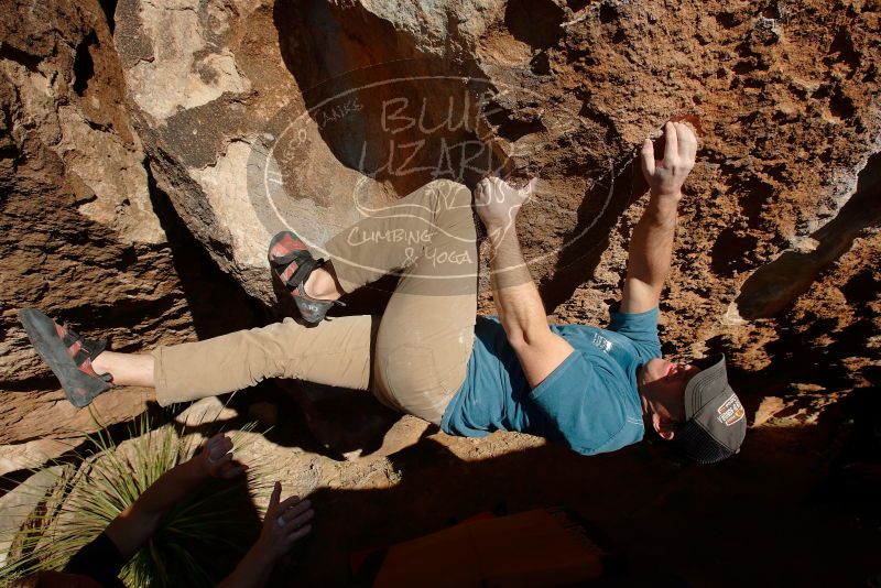 Bouldering in Hueco Tanks on 11/10/2018 with Blue Lizard Climbing and Yoga
Filename: SRM_20181110_1525230.jpg
Aperture: f/8.0
Shutter Speed: 1/500
Body: Canon EOS-1D Mark II
Lens: Canon EF 16-35mm f/2.8 L