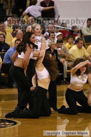 

Filename: img_2971_std.jpg
Aperture: f/2.8
Shutter Speed: 1/640
Body: Canon EOS DIGITAL REBEL
Lens: Canon EF 80-200mm f/2.8 L