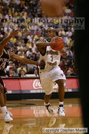 

Filename: img_3135_std.jpg
Aperture: f/2.8
Shutter Speed: 1/400
Body: Canon EOS DIGITAL REBEL
Lens: Canon EF 80-200mm f/2.8 L