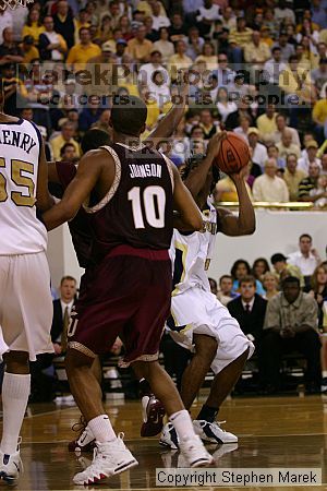 

Filename: img_3155_std.jpg
Aperture: f/2.8
Shutter Speed: 1/400
Body: Canon EOS DIGITAL REBEL
Lens: Canon EF 80-200mm f/2.8 L