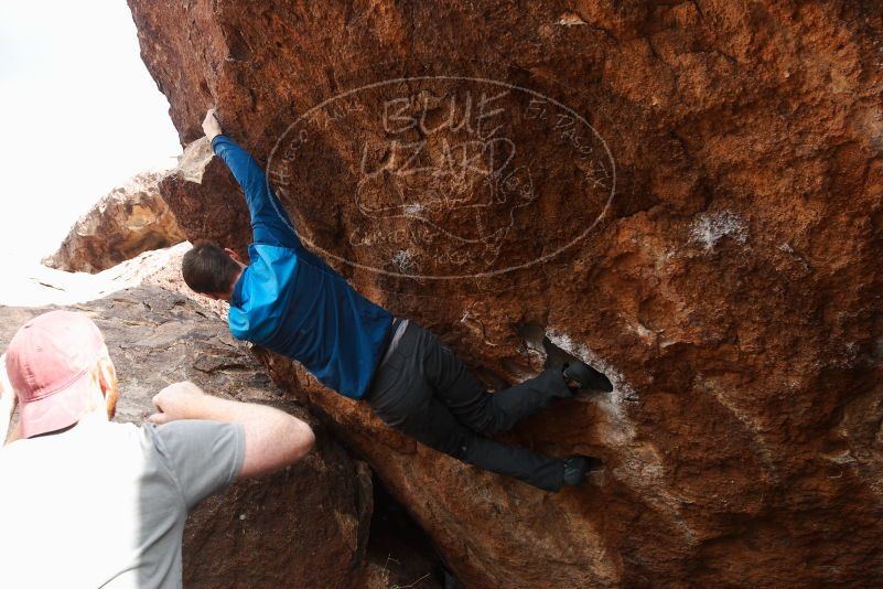 Bouldering in Hueco Tanks on 11/24/2018 with Blue Lizard Climbing and Yoga
Filename: SRM_20181124_1328051.jpg
Aperture: f/7.1
Shutter Speed: 1/250
Body: Canon EOS-1D Mark II
Lens: Canon EF 16-35mm f/2.8 L