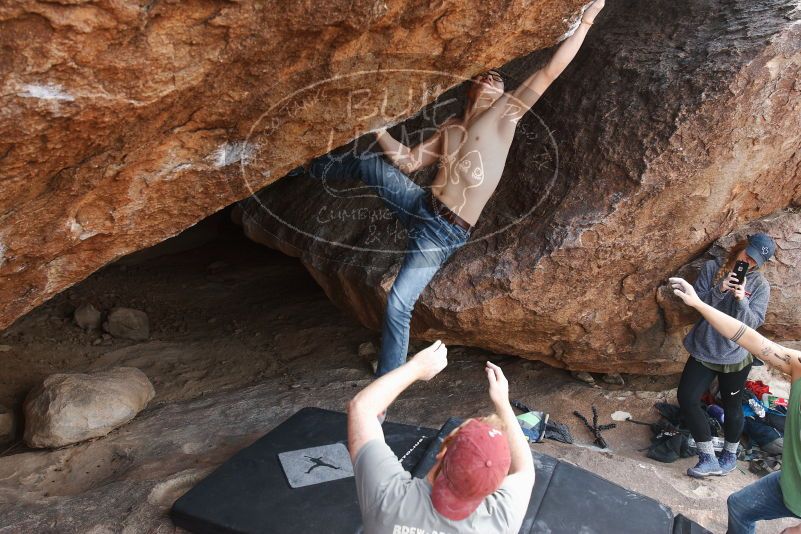 Bouldering in Hueco Tanks on 11/24/2018 with Blue Lizard Climbing and Yoga
Filename: SRM_20181124_1330351.jpg
Aperture: f/5.0
Shutter Speed: 1/250
Body: Canon EOS-1D Mark II
Lens: Canon EF 16-35mm f/2.8 L