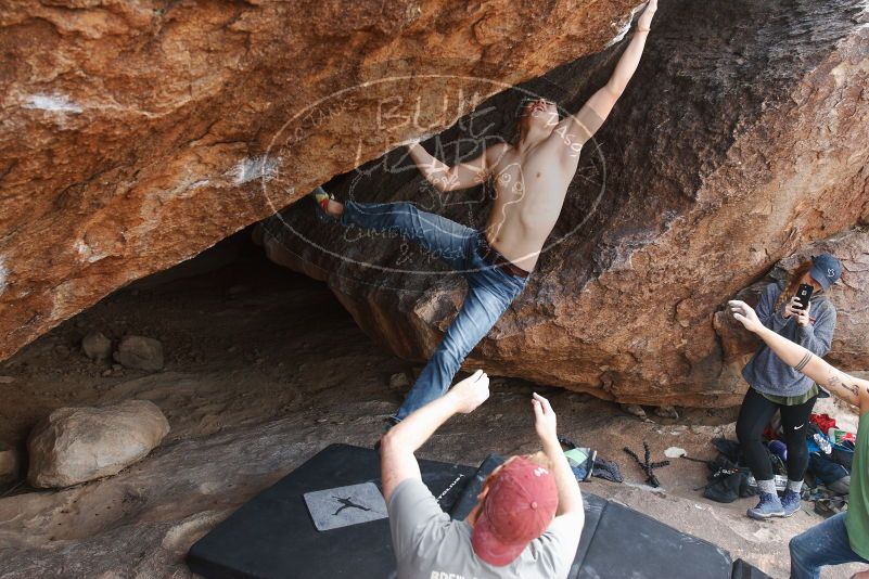 Bouldering in Hueco Tanks on 11/24/2018 with Blue Lizard Climbing and Yoga
Filename: SRM_20181124_1330352.jpg
Aperture: f/5.0
Shutter Speed: 1/250
Body: Canon EOS-1D Mark II
Lens: Canon EF 16-35mm f/2.8 L