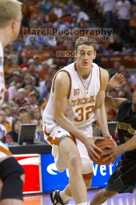 1020409145

Filename: SRM_20060214_204332_8.jpg
Aperture: f/3.5
Shutter Speed: 1/400
Body: Canon EOS 20D
Lens: Canon EF 80-200mm f/2.8 L