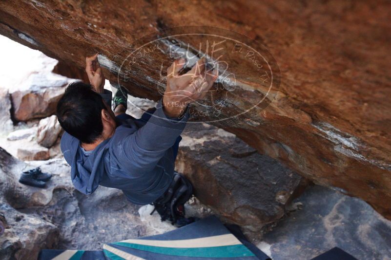 Bouldering in Hueco Tanks on 11/24/2018 with Blue Lizard Climbing and Yoga
Filename: SRM_20181124_1619140.jpg
Aperture: f/4.0
Shutter Speed: 1/250
Body: Canon EOS-1D Mark II
Lens: Canon EF 16-35mm f/2.8 L