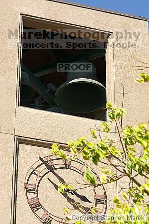 

Filename: crw_0141_std.jpg
Aperture: f/4.5
Shutter Speed: 1/400
Body: Canon EOS DIGITAL REBEL
Lens: Canon EF 80-200mm f/2.8 L