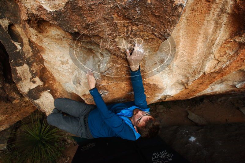 Bouldering in Hueco Tanks on 11/24/2018 with Blue Lizard Climbing and Yoga
Filename: SRM_20181124_1743250.jpg
Aperture: f/6.3
Shutter Speed: 1/250
Body: Canon EOS-1D Mark II
Lens: Canon EF 16-35mm f/2.8 L