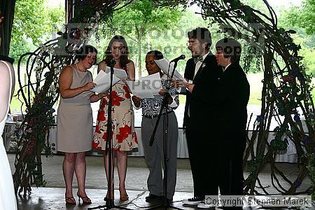 

Filename: img_9593_std.jpg
Aperture: f/5.6
Shutter Speed: 1/60
Body: Canon EOS DIGITAL REBEL
Lens: Canon EF-S 18-55mm f/3.5-5.6