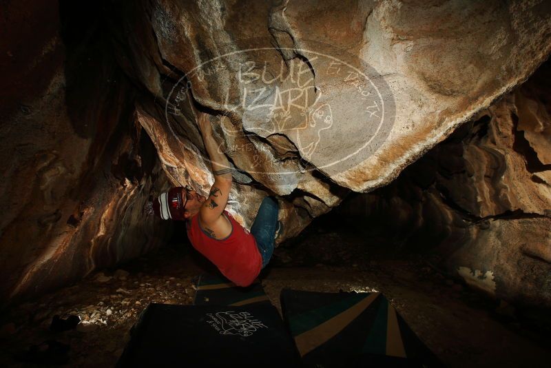 Bouldering in Hueco Tanks on 11/23/2018 with Blue Lizard Climbing and Yoga

Filename: SRM_20181123_1738320.jpg
Aperture: f/8.0
Shutter Speed: 1/250
Body: Canon EOS-1D Mark II
Lens: Canon EF 16-35mm f/2.8 L