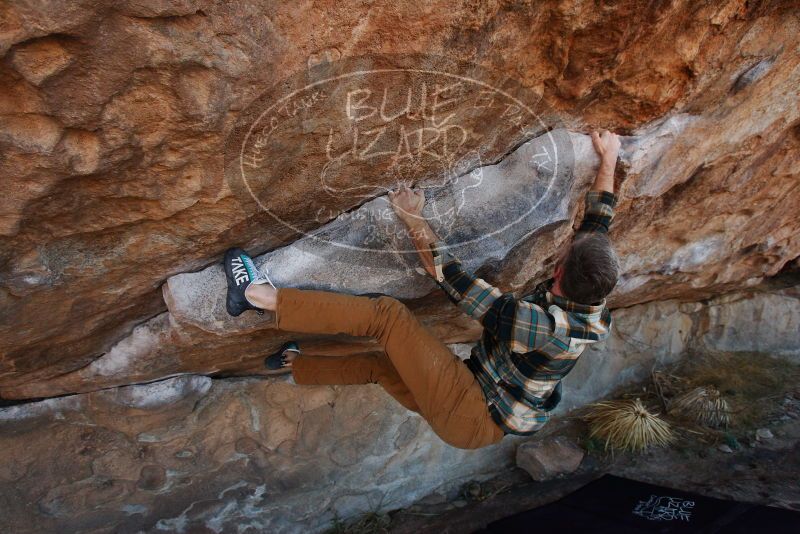 Bouldering in Hueco Tanks on 11/20/2018 with Blue Lizard Climbing and Yoga
Filename: SRM_20181120_1046010.jpg
Aperture: f/5.6
Shutter Speed: 1/500
Body: Canon EOS-1D Mark II
Lens: Canon EF 16-35mm f/2.8 L