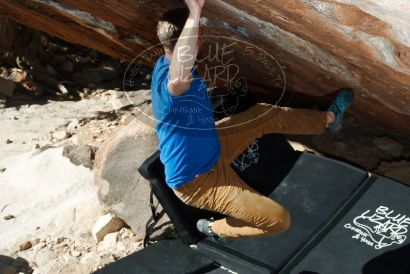 Bouldering in Hueco Tanks on 11/20/2018 with Blue Lizard Climbing and Yoga

Filename: SRM_20181120_1157520.jpg
Aperture: f/8.0
Shutter Speed: 1/250
Body: Canon EOS-1D Mark II
Lens: Canon EF 50mm f/1.8 II