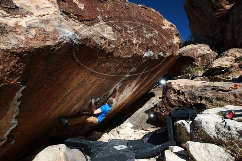Bouldering in Hueco Tanks on 11/20/2018 with Blue Lizard Climbing and Yoga

Filename: SRM_20181120_1225590.jpg
Aperture: f/8.0
Shutter Speed: 1/250
Body: Canon EOS-1D Mark II
Lens: Canon EF 16-35mm f/2.8 L