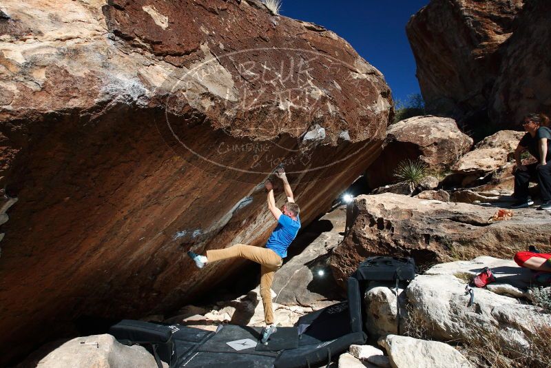 Bouldering in Hueco Tanks on 11/20/2018 with Blue Lizard Climbing and Yoga
Filename: SRM_20181120_1226400.jpg
Aperture: f/8.0
Shutter Speed: 1/250
Body: Canon EOS-1D Mark II
Lens: Canon EF 16-35mm f/2.8 L