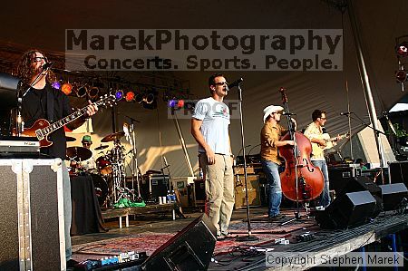 

Filename: crw_9281_std.jpg
Aperture: f/7.1
Shutter Speed: 1/125
Body: Canon EOS DIGITAL REBEL
Lens: Canon EF-S 18-55mm f/3.5-5.6