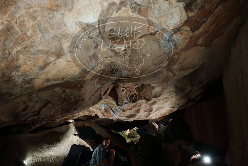 Bouldering in Hueco Tanks on 11/19/2018 with Blue Lizard Climbing and Yoga
Filename: SRM_20181119_1114450.jpg
Aperture: f/8.0
Shutter Speed: 1/250
Body: Canon EOS-1D Mark II
Lens: Canon EF 16-35mm f/2.8 L