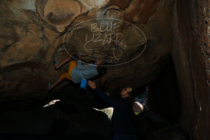 Bouldering in Hueco Tanks on 11/19/2018 with Blue Lizard Climbing and Yoga
Filename: SRM_20181119_1130380.jpg
Aperture: f/8.0
Shutter Speed: 1/250
Body: Canon EOS-1D Mark II
Lens: Canon EF 16-35mm f/2.8 L