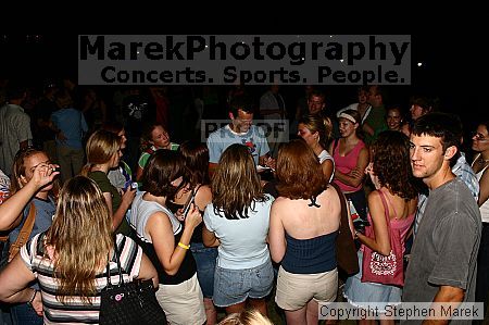 

Filename: crw_9549_std.jpg
Aperture: f/7.1
Shutter Speed: 1/60
Body: Canon EOS DIGITAL REBEL
Lens: Canon EF-S 18-55mm f/3.5-5.6