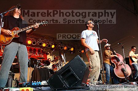 

Filename: crw_9326_std.jpg
Aperture: f/7.1
Shutter Speed: 1/100
Body: Canon EOS DIGITAL REBEL
Lens: Canon EF-S 18-55mm f/3.5-5.6