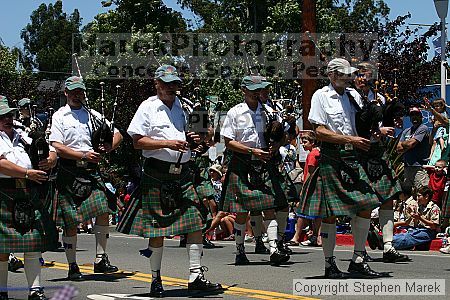 

Filename: img_9017_std.jpg
Aperture: f/8.0
Shutter Speed: 1/400
Body: Canon EOS DIGITAL REBEL
Lens: Canon EF 80-200mm f/2.8 L