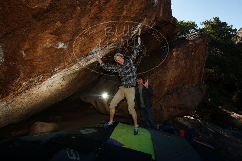 Bouldering in Hueco Tanks on 12/01/2018 with Blue Lizard Climbing and Yoga

Filename: SRM_20181201_1236030.jpg
Aperture: f/8.0
Shutter Speed: 1/320
Body: Canon EOS-1D Mark II
Lens: Canon EF 16-35mm f/2.8 L